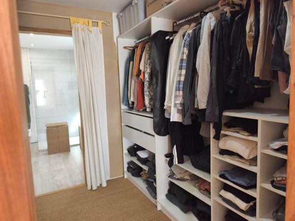 VILLA INDEPENDANTE 230 M2 , AVEC TERRASSE ET PISCINE