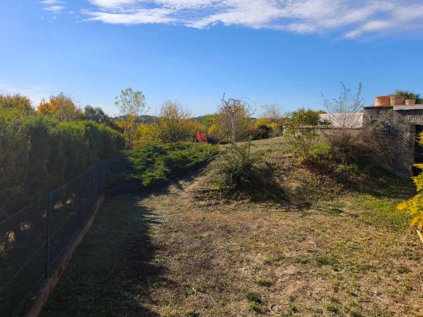 VILLA INDEPENDANTE 230 M2 , AVEC TERRASSE ET PISCINE