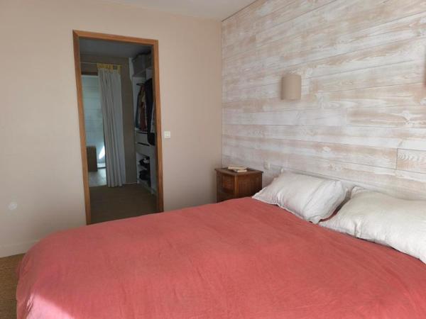 VILLA INDEPENDANTE 230 M2 , AVEC TERRASSE ET PISCINE