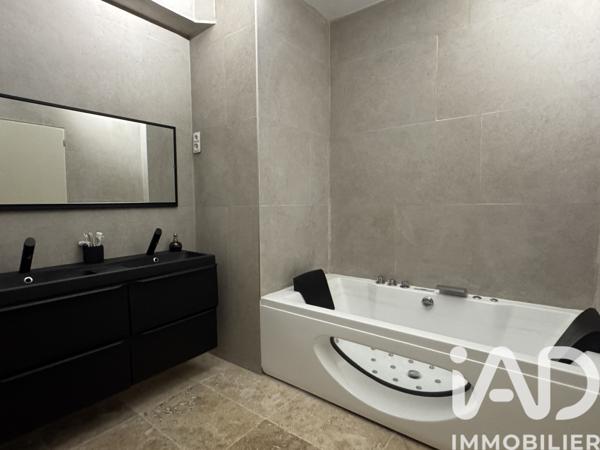 Maison à vendre 4 pièces 110 m² Nîmes-Saint-Césaire