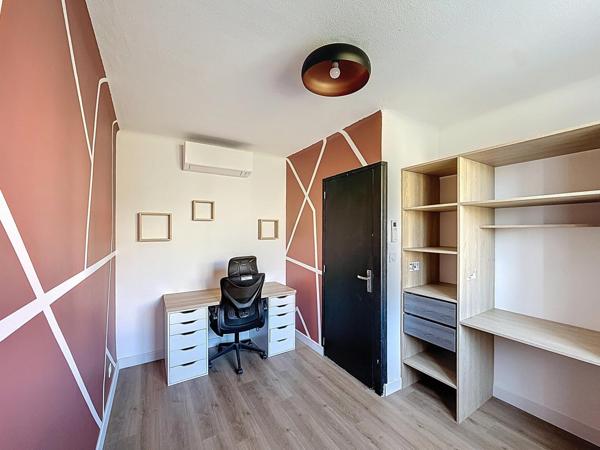 Appartement 3 pièces lumineux avec balcon, parking et cave