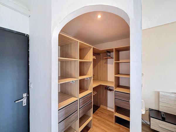 Appartement 3 pièces lumineux avec balcon, parking et cave