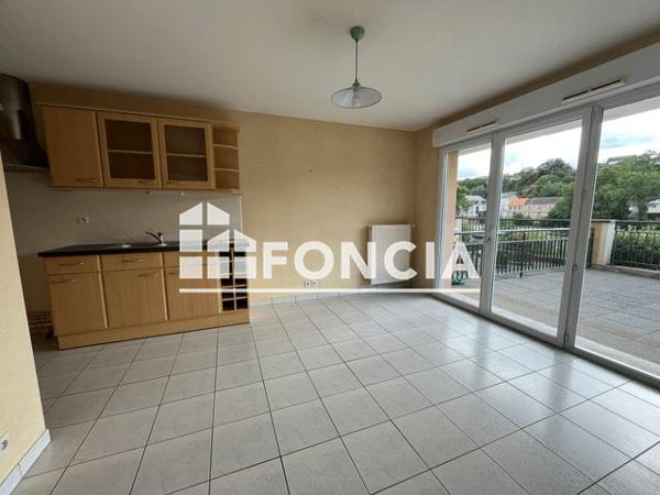 Location Studio 33.39 m² - 71/73/75 RUE DE LA FILATURES Laval 53000