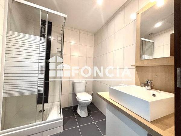 Location Appartement 2 pièces 57.68 m² - 39 RUE DE LA REPUBLIQUE L'houmeau 17137