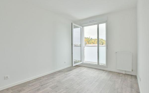 Appartement à vendre    4 pièces • 75,20 m2 Noisy-le-Sec