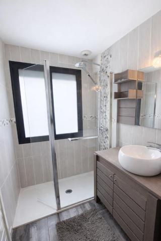 Belle maison  de 118 m2 sur terrain de 500m2 - 4 chambres - Sous-sol complet - Quartier calme  - Maison isolée par l'extérieur