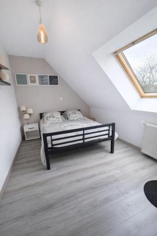 Belle maison  de 118 m2 sur terrain de 500m2 - 4 chambres - Sous-sol complet - Quartier calme  - Maison isolée par l'extérieur