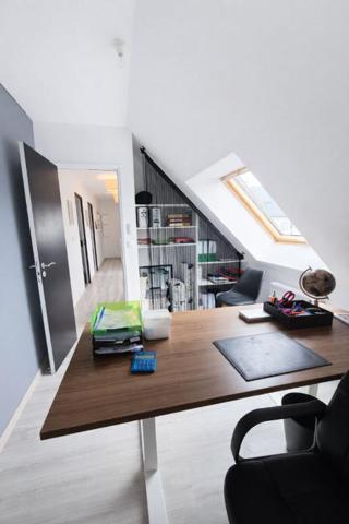 Belle maison  de 118 m2 sur terrain de 500m2 - 4 chambres - Sous-sol complet - Quartier calme  - Maison isolée par l'extérieur