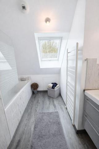 Belle maison  de 118 m2 sur terrain de 500m2 - 4 chambres - Sous-sol complet - Quartier calme  - Maison isolée par l'extérieur