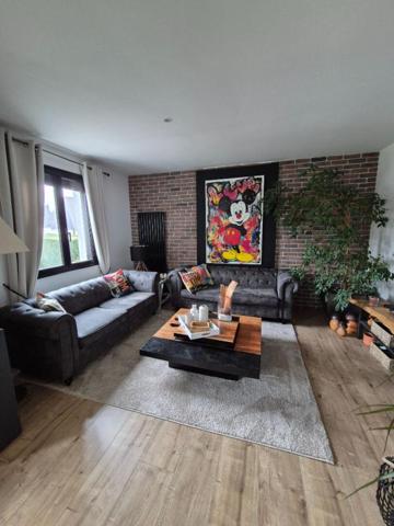 Belle maison  de 118 m2 sur terrain de 500m2 - 4 chambres - Sous-sol complet - Quartier calme  - Maison isolée par l'extérieur