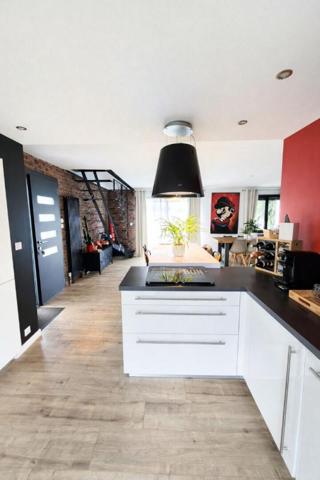 Belle maison  de 118 m2 sur terrain de 500m2 - 4 chambres - Sous-sol complet - Quartier calme  - Maison isolée par l'extérieur