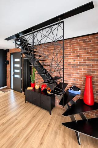 Belle maison  de 118 m2 sur terrain de 500m2 - 4 chambres - Sous-sol complet - Quartier calme  - Maison isolée par l'extérieur