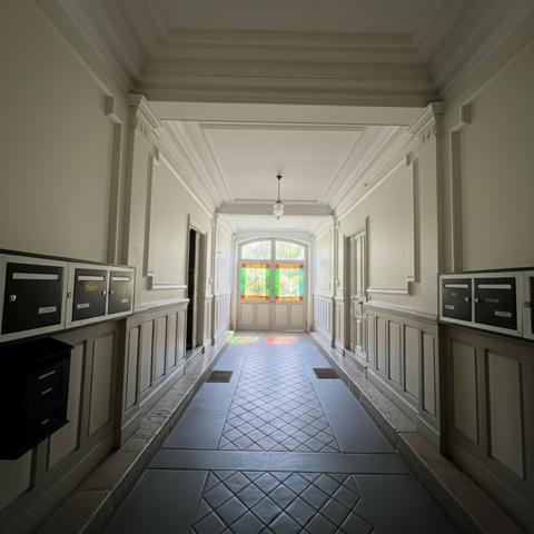 Appartement
                                                                                                                                                                                                                                                                                                                        5 pièce(s)                                                                                                                                                                                                          3 chambre(s)                                                                                                                                                                                                          112  m²