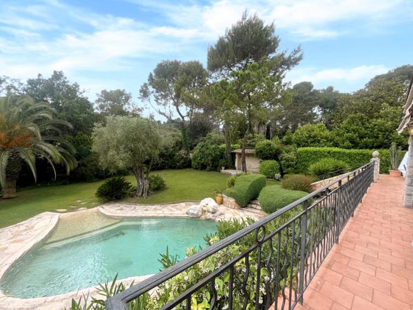 Mougins (06250) Mougins – Villa de prestige avec piscine