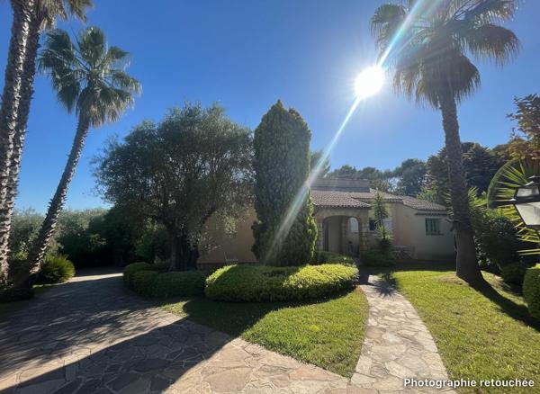 Mougins (06250) Mougins – Villa de prestige avec piscine