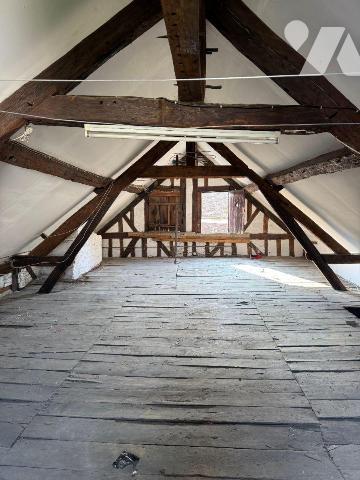 Ensemble immobilier à vendre à TROYES (10000) en Aube (10)

Un corp de bâtiment comprenant : ...