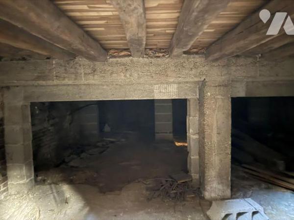 Ensemble immobilier à vendre à TROYES (10000) en Aube (10)

Un corp de bâtiment comprenant : ...