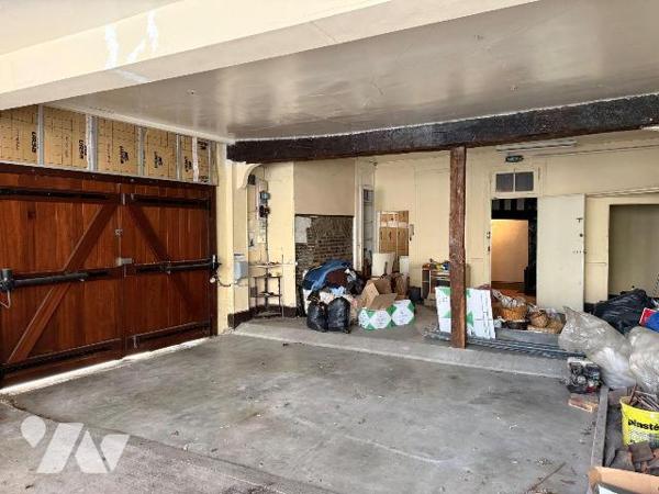 Ensemble immobilier à vendre à TROYES (10000) en Aube (10)

Un corp de bâtiment comprenant : ...