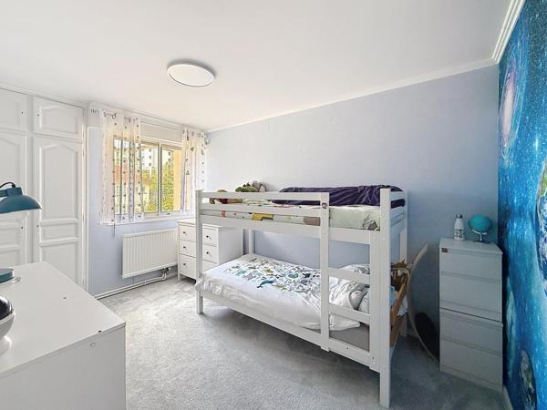 Proche centre/gare, calme, balcon, cave et parking