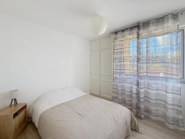 Proche centre/gare, calme, balcon, cave et parking