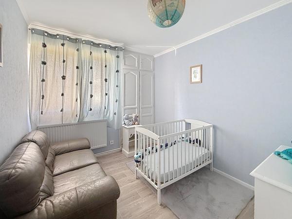 Proche centre/gare, calme, balcon, cave et parking