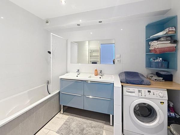 Proche centre/gare, calme, balcon, cave et parking