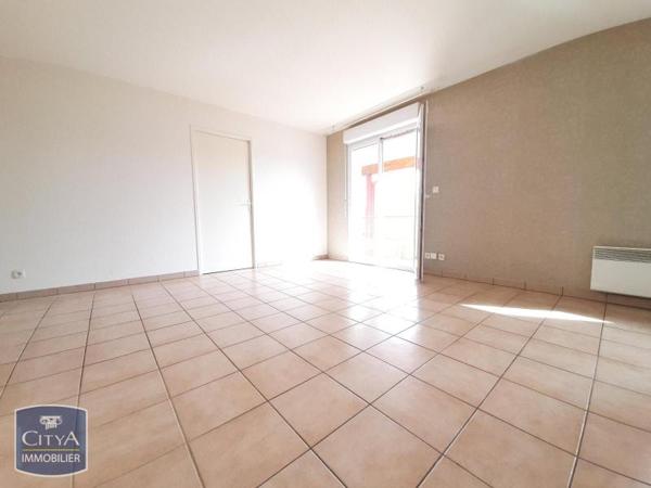 Appartement à louer 3 pièces 54.54m² Millau (12100)