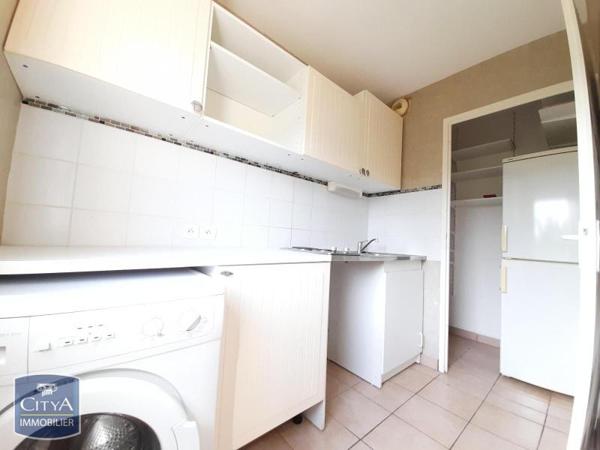 Appartement à louer 3 pièces 54.54m² Millau (12100)