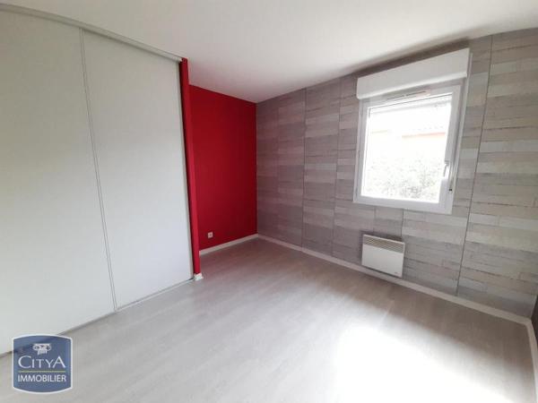 Appartement à louer 3 pièces 54.54m² Millau (12100)