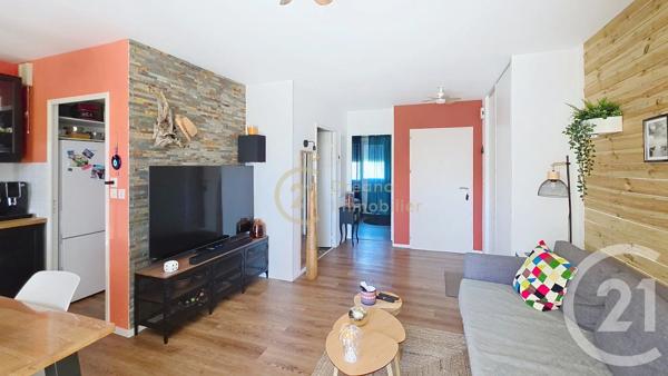 Appartement T2 à vendre  2 pièces - 42,90 m 2   ST MEEN LE GRAND  - 35