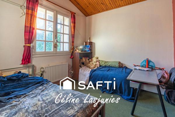 Maison avec vue imprenable, piscine et grand terrain à Monclar – Charme, espace et tranquillité