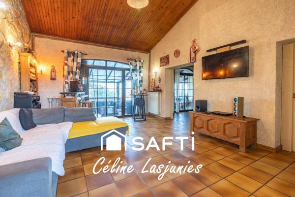 Maison avec vue imprenable, piscine et grand terrain à Monclar – Charme, espace et tranquillité