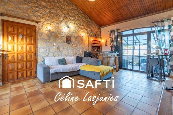 Maison avec vue imprenable, piscine et grand terrain à Monclar – Charme, espace et tranquillité