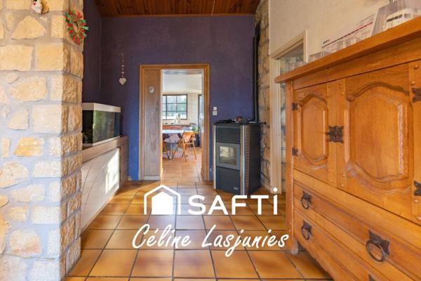 Maison avec vue imprenable, piscine et grand terrain à Monclar – Charme, espace et tranquillité