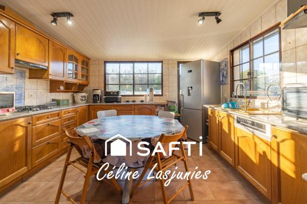 Maison avec vue imprenable, piscine et grand terrain à Monclar – Charme, espace et tranquillité