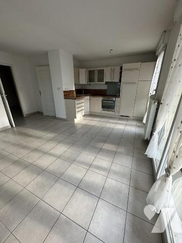 APPARTEMENT F4 - 80m² - GARAGE