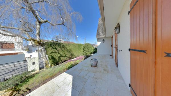 Maison sur sous-sol total à fort potentiel !!!!