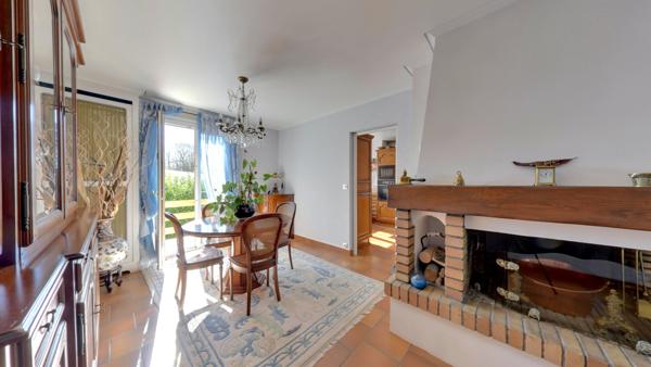 Maison sur sous-sol total à fort potentiel !!!!