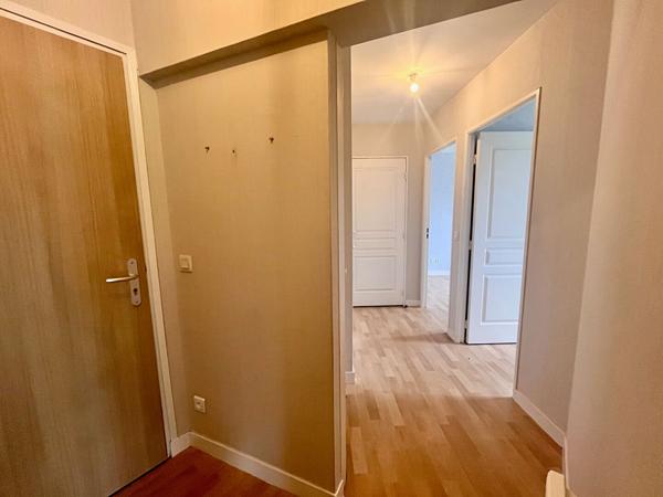 Appartement à louer Pontivy : 3 pièces, 59m² avec 2 chambre(s) à 720€ - AJP Immobilier Pontivy
