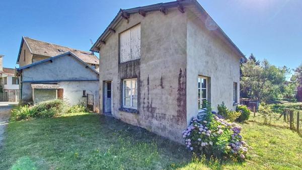Maison de village à rénover – Jardin, garage, atelier