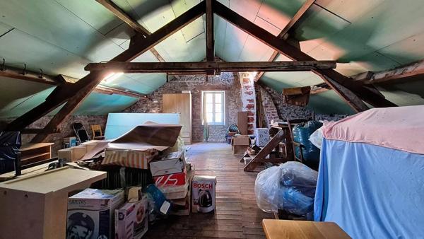 Maison de village à rénover – Jardin, garage, atelier