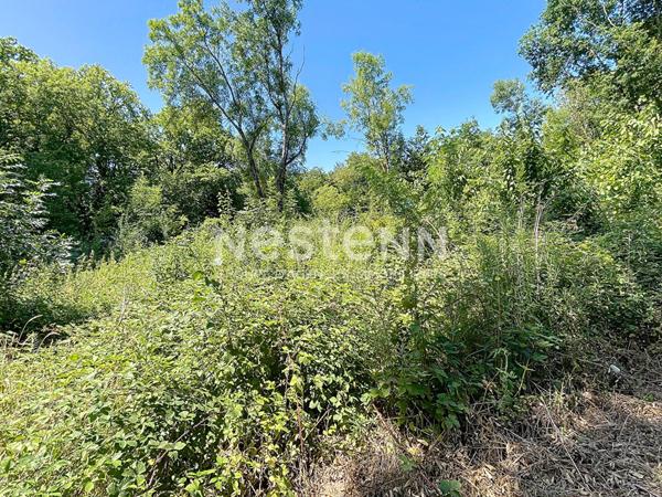 Terrain à bâtir de 1712m² .