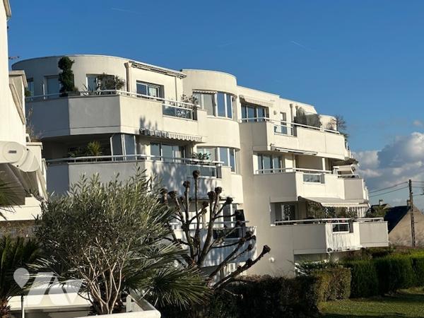 A vendre à Montmorency, appartement de 3 pièces 86 m², avec terrasse et vue sur Paris