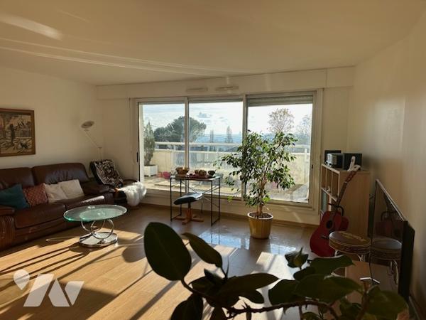 A vendre à Montmorency, appartement de 3 pièces 86 m², avec terrasse et vue sur Paris