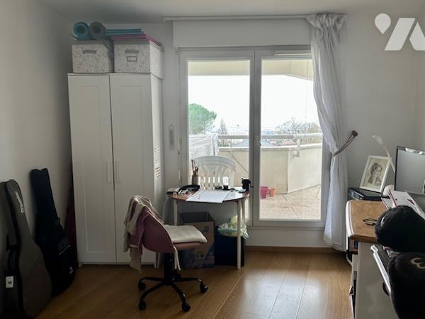 A vendre à Montmorency, appartement de 3 pièces 86 m², avec terrasse et vue sur Paris