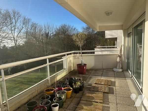 A vendre à Montmorency, appartement de 3 pièces 86 m², avec terrasse et vue sur Paris