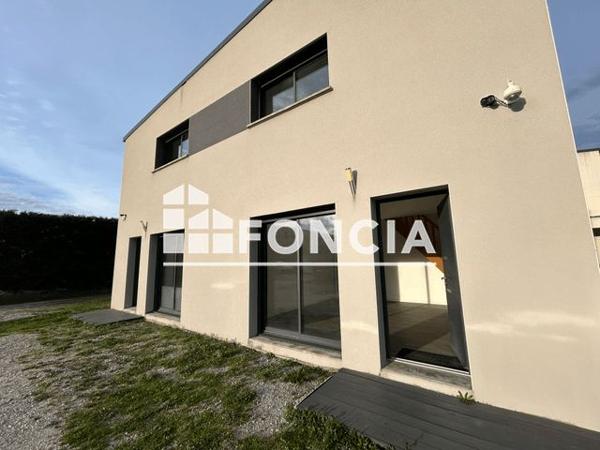 Location Local commercial 2 pièces - 11 RUE DE LA MALADIERE Saint Peray 07130