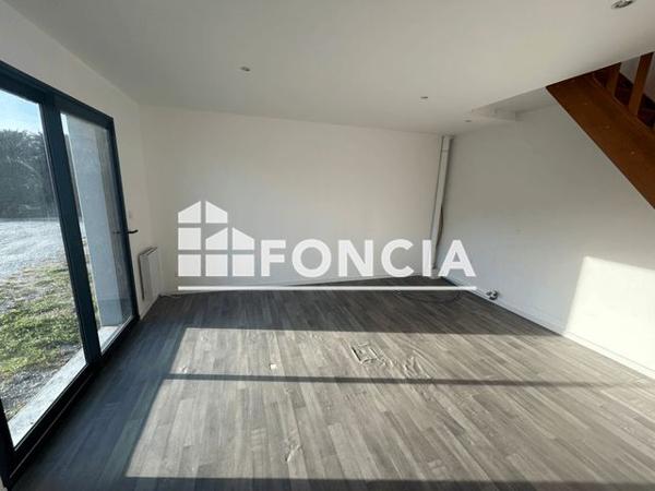 Location Local commercial 2 pièces - 11 RUE DE LA MALADIERE Saint Peray 07130