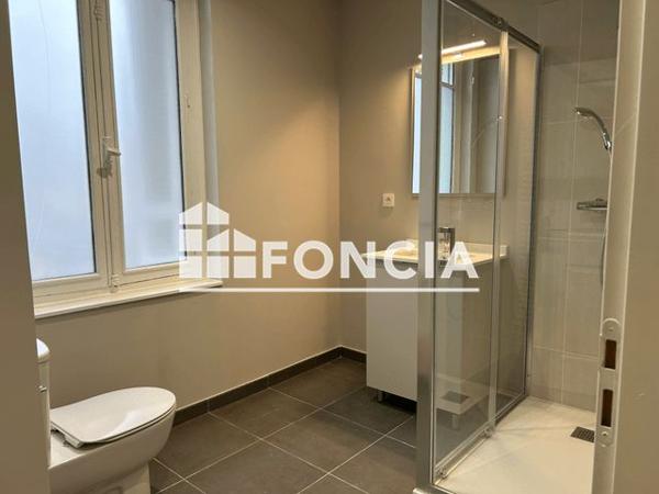 Location Studio 29 m² - 2 RUE JEAN MOULIN - APT N° 204 Saintes 17100