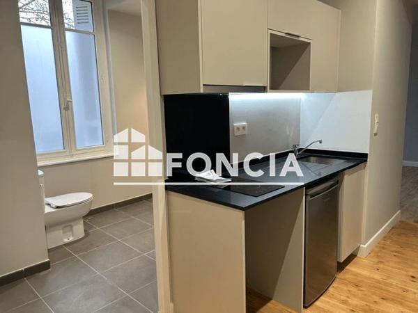 Location Studio 29 m² - 2 RUE JEAN MOULIN - APT N° 204 Saintes 17100